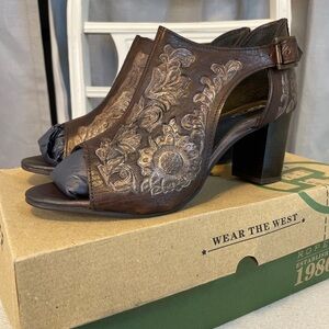 Roper women’s size 10.5 style 09-021-0946-2674 brand new in box